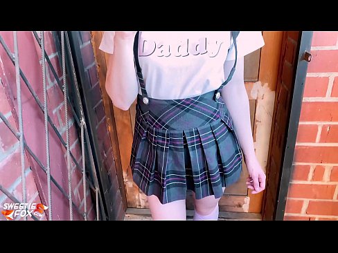 ❤️ Skolniece dziļi sūc savu locekli un nodarbību vietā dīdās. ️ Super sekss pie mums ❤