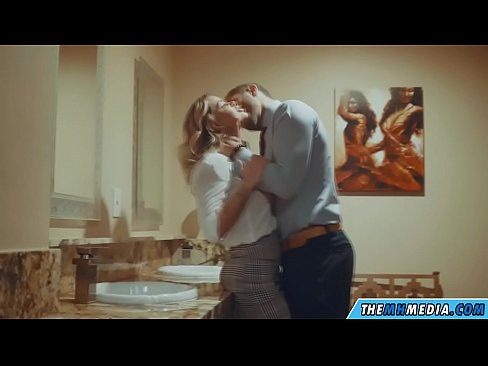 ❤️ Kad krūtiska blondīne pavedina tevi publiskā tualetē ️ Super sekss pie mums ❤